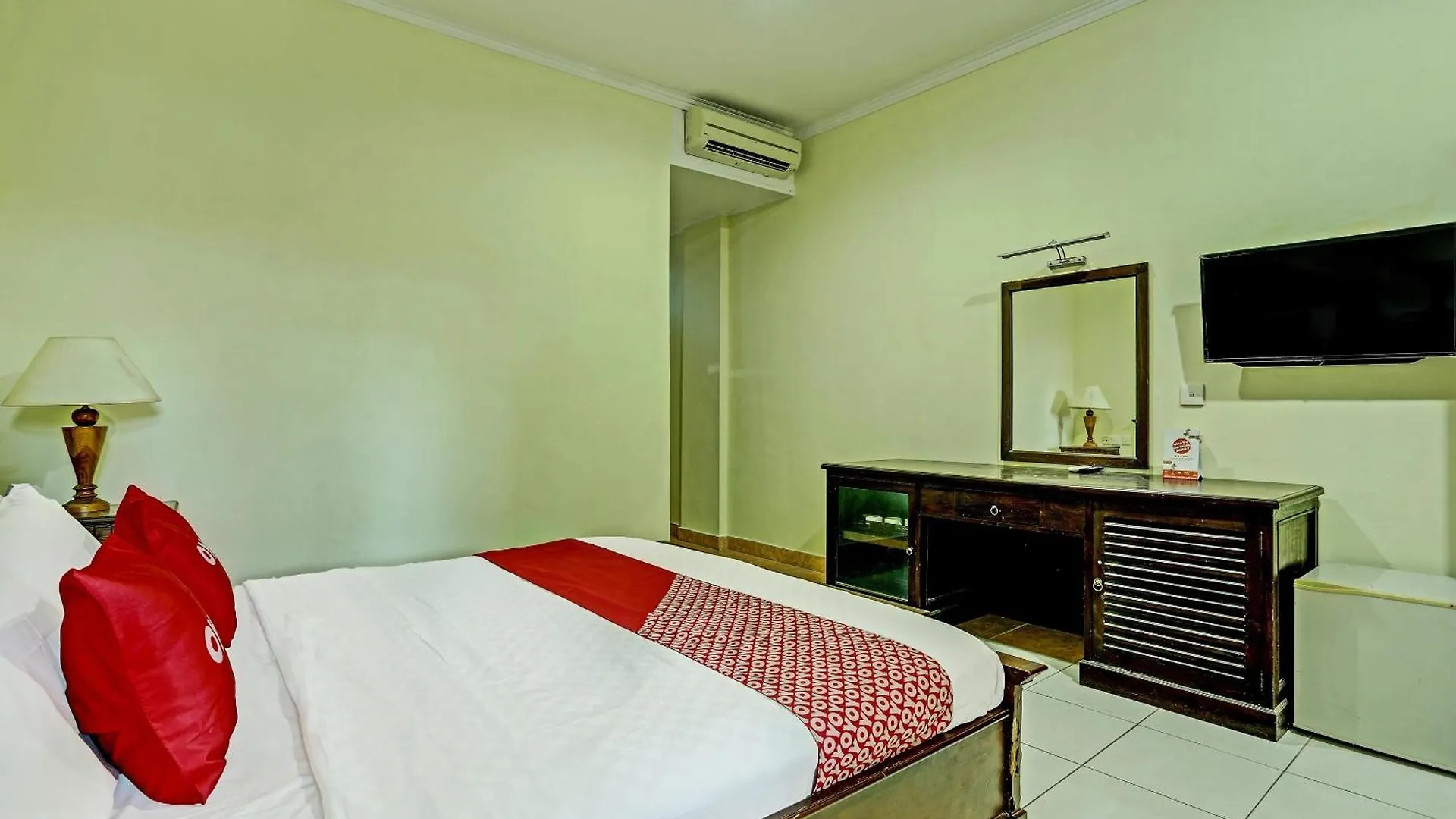 Oyo Collection O 91125 Puri Dewa Bharata Hotel Jimbaran  Jimbaran (Bali)